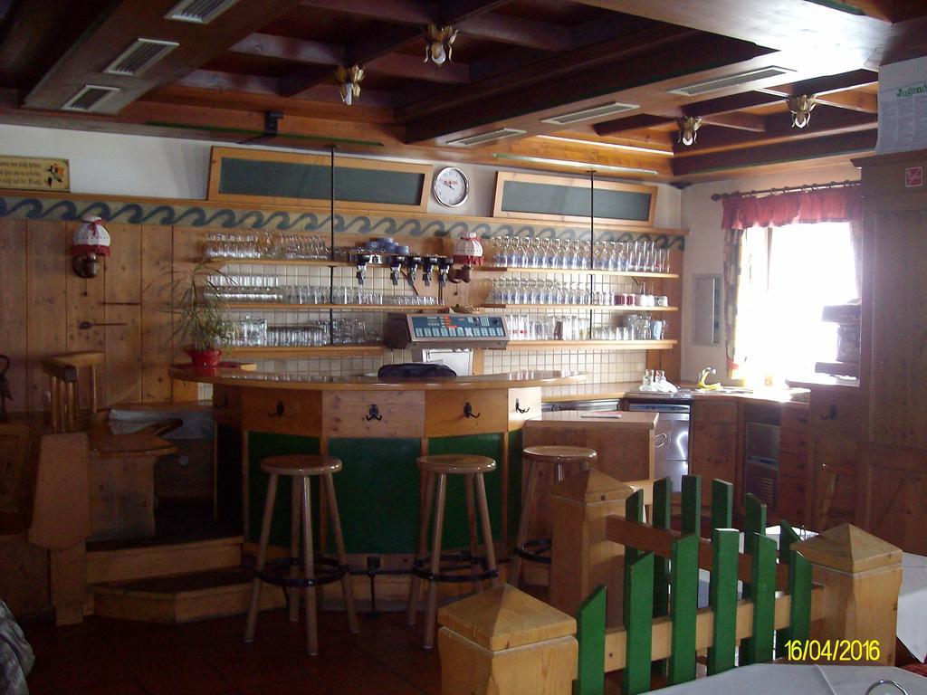 Gasthaus Zur Melzen Hotell Versbichl Exteriör bild
