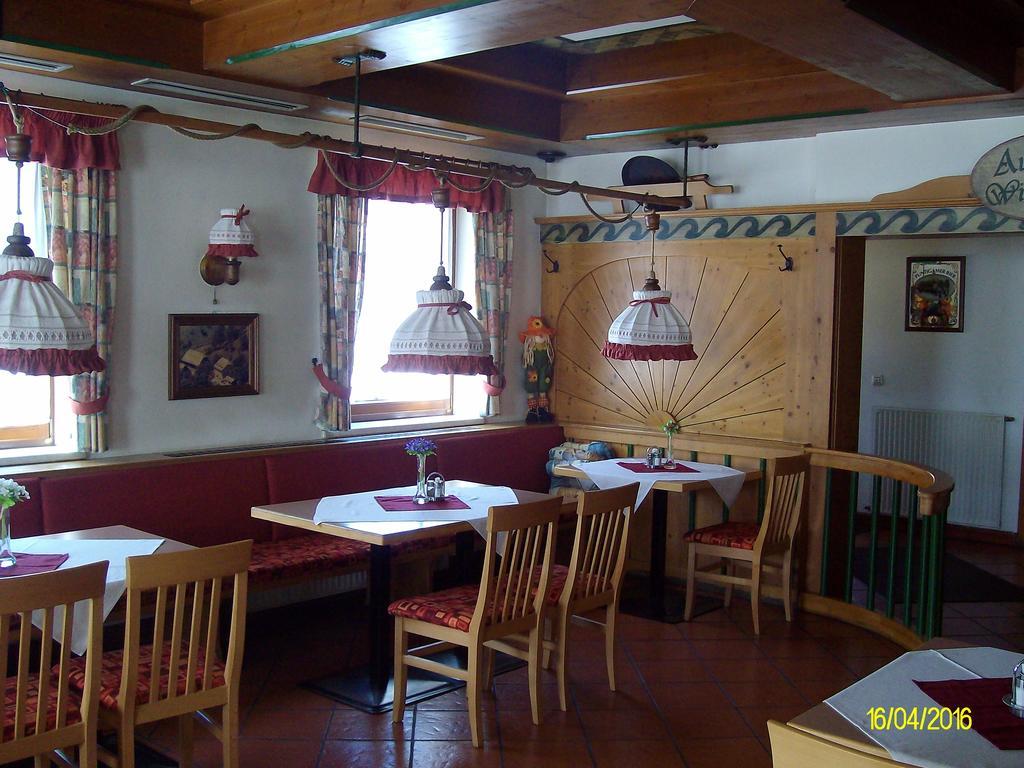Gasthaus Zur Melzen Hotell Versbichl Exteriör bild