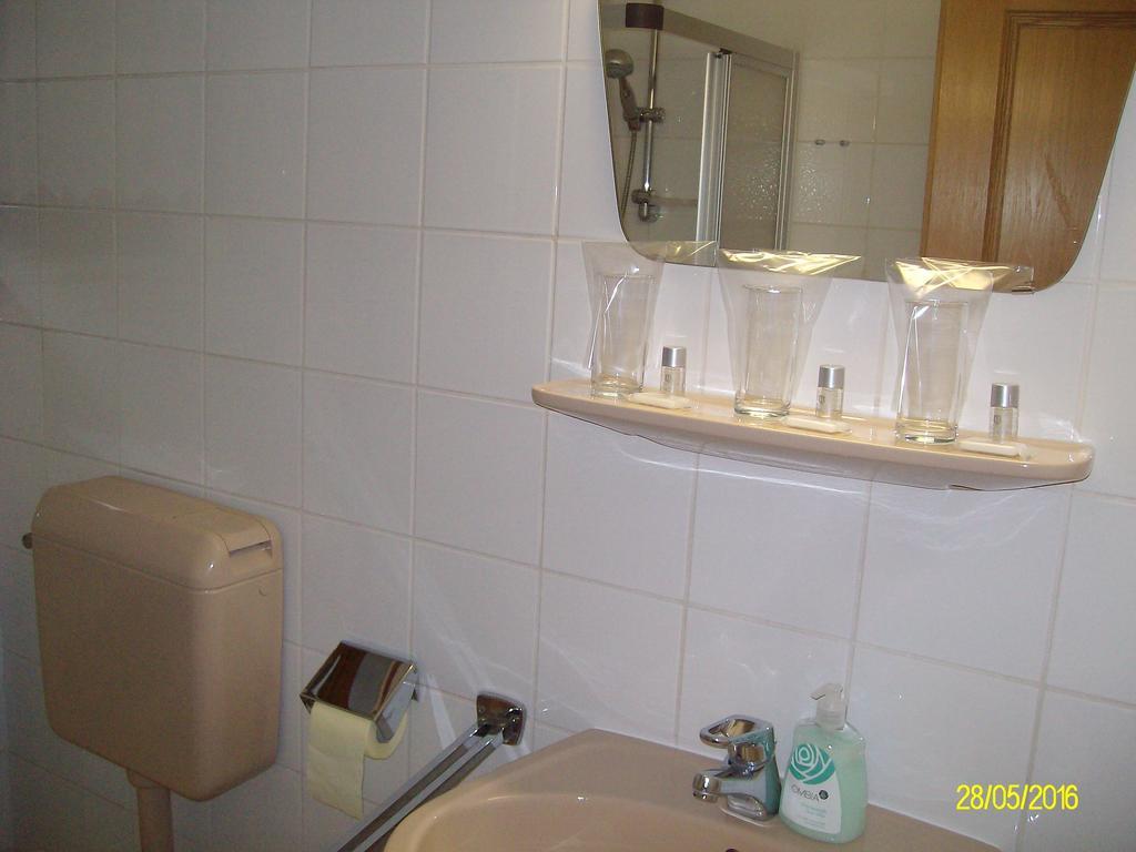 Gasthaus Zur Melzen Hotell Versbichl Exteriör bild