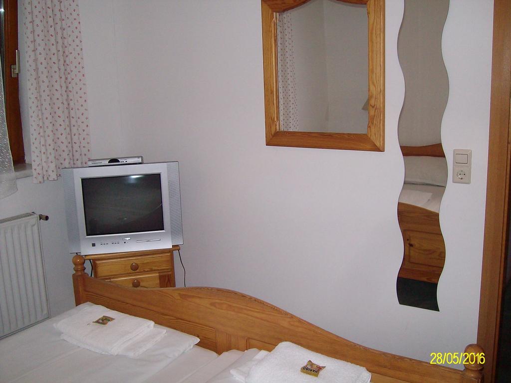 Gasthaus Zur Melzen Hotell Versbichl Exteriör bild