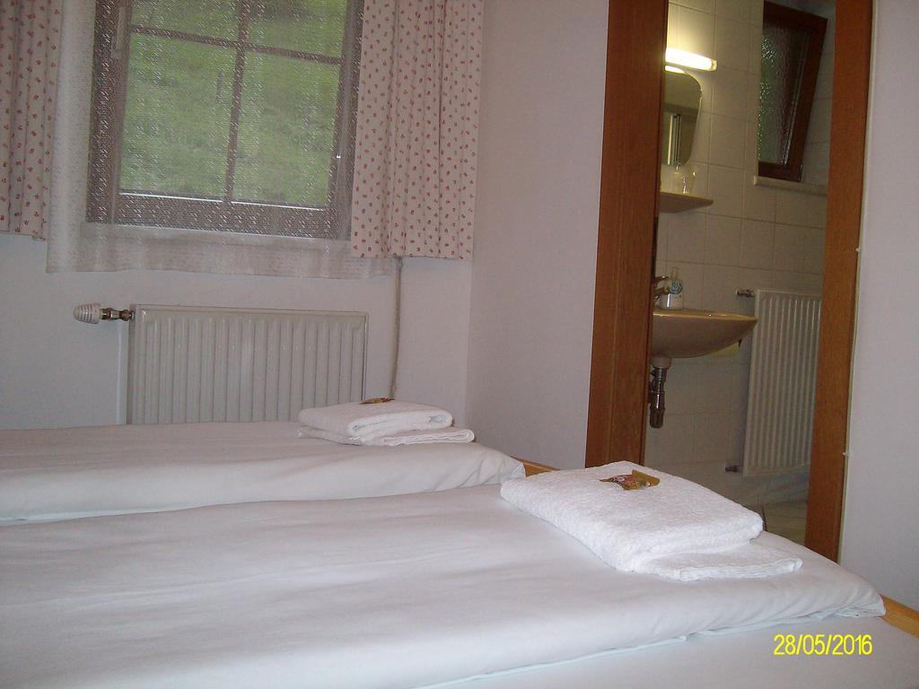 Gasthaus Zur Melzen Hotell Versbichl Exteriör bild