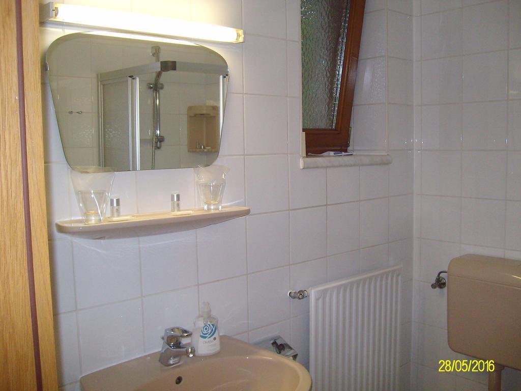 Gasthaus Zur Melzen Hotell Versbichl Exteriör bild