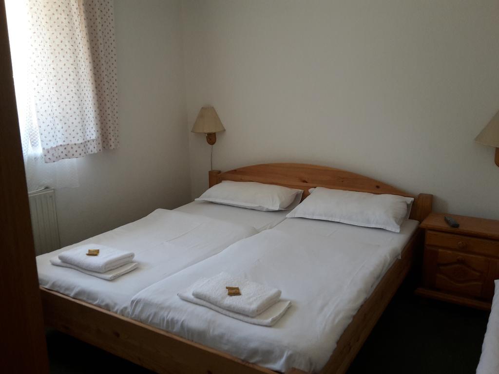 Gasthaus Zur Melzen Hotell Versbichl Exteriör bild